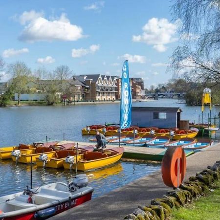 Апартаменты Beautiful Windsor 2 Bed, Perfect Location, 5 Mins Walk To Centre, Free Parking, Legoland, Ascot Экстерьер фото